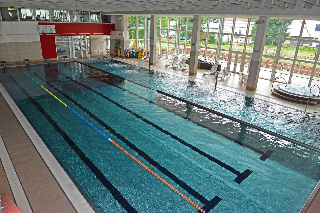 Sporthotel Zimni Stadion Benesov Benesov  Dış mekan fotoğraf